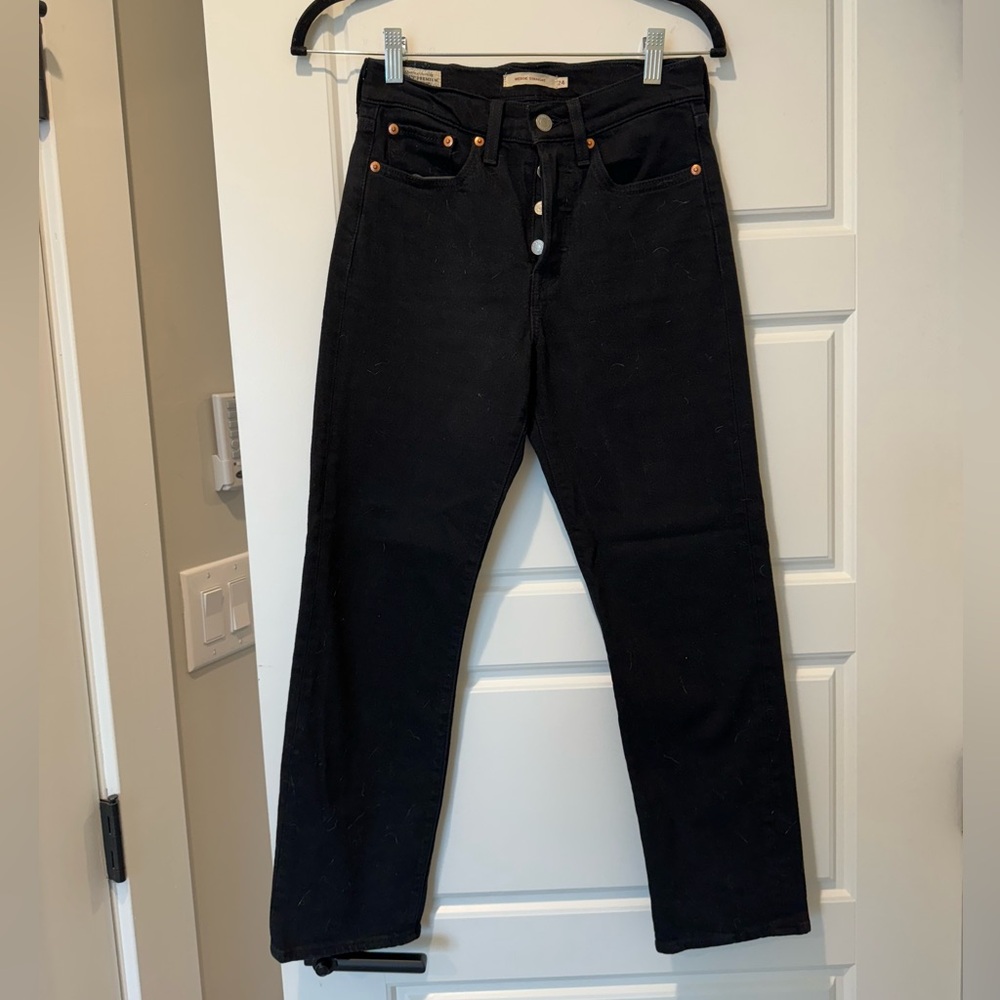 Levi’s Wedgie Straight Black - Size 24 - EUC